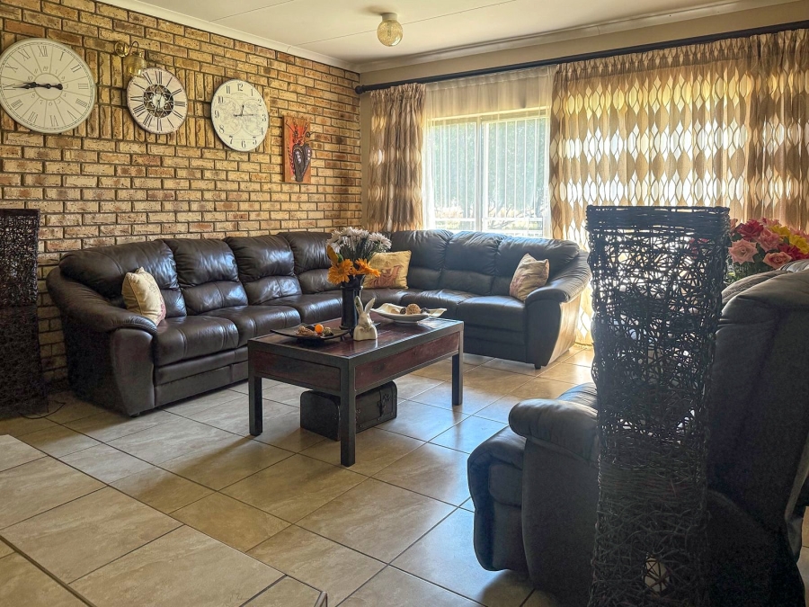 4 Bedroom Property for Sale in Wilgeboom A H North West
